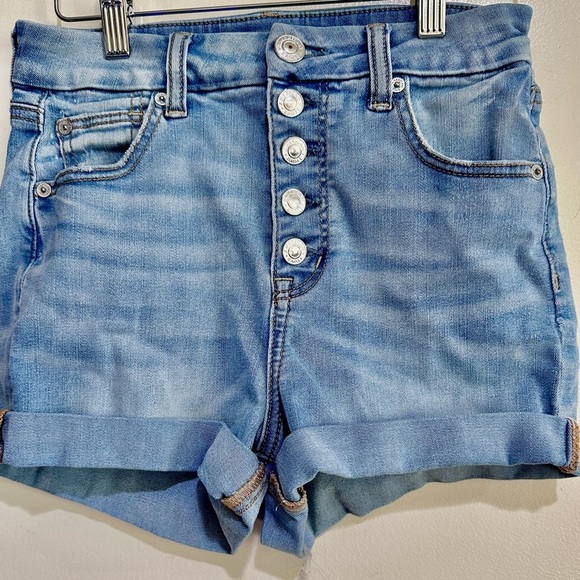 American Eagle Outfitters Pants - American Eagle Button front cuffed Shorts